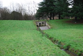 Est-il possible de construire au-dessus d'un bassin de rétention dans une ZAC?