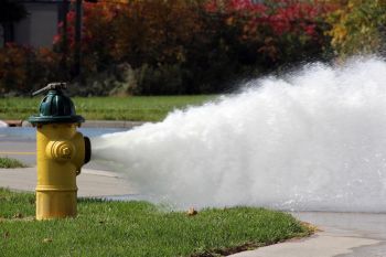Quelle sanction peut  être appliquée en cas d'ouverture d'un point d'eau incendie (type street-pooling) ?