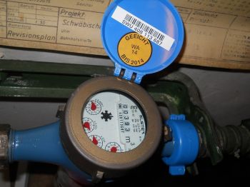 Qui doit réaliser les travaux en cas de réparation nécessaire sur la canalisation d'eau potable située après compteur ?