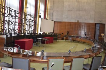 Qui peut assister aux séances de l’assemblée délibérante du syndicat ?