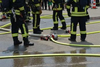 Une commune a besoin de faire étendre le réseau d'eau potable afin d'alimenter une bâche en vue de la lutte incendie. La commune peut-elle exiger du syndicat qu'il finance l'extension du réseau?