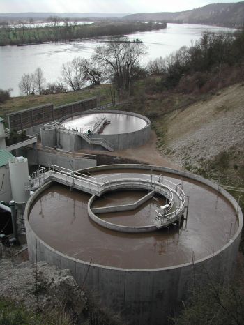 Une station d’épuration peut-elle être implantée en zone inondable ? 