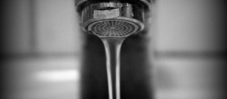 Si un copropriétaire demande à être titulaire de son propre contrat d'eau, le service doit-il répondre favorablement?